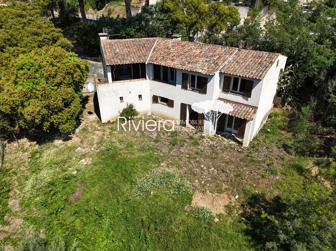 Villa in Nord, Cavalaire-sur-Mer, France 2 - 17759553