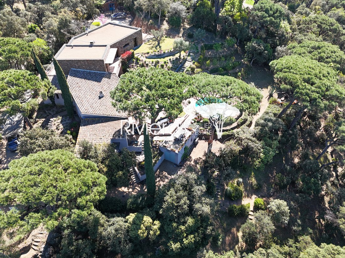 Estate in La Croix-Valmer, Provence-Alpes-Côte d'Azur, France 5 - 17632509