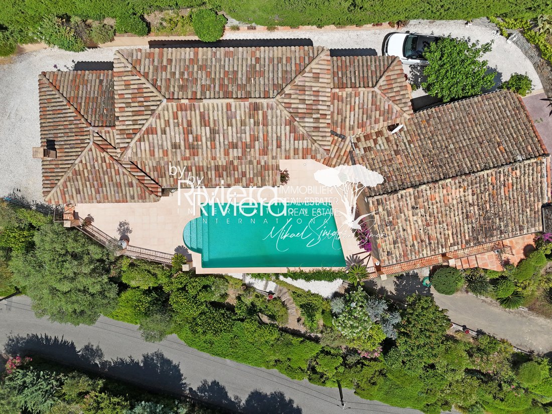 Villa in La Croix-Valmer, Provence-Alpes-Côte d'Azur, France 5 - 17844463