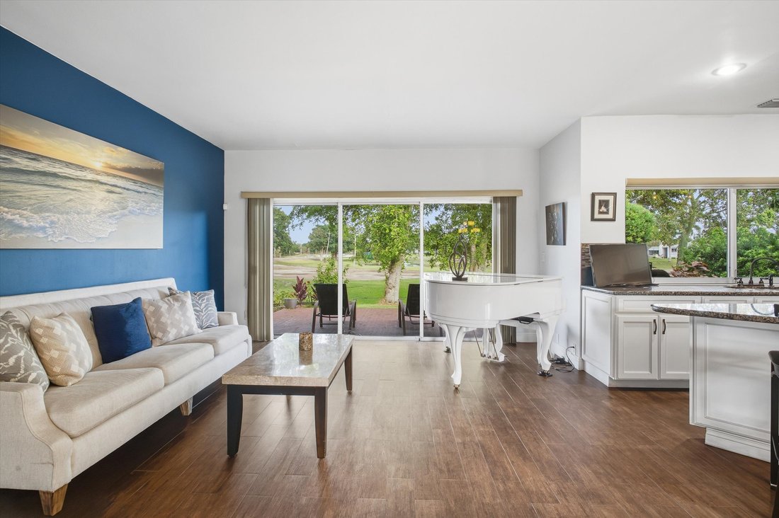 House in Hialeah, Florida, United States 1 - 18240832