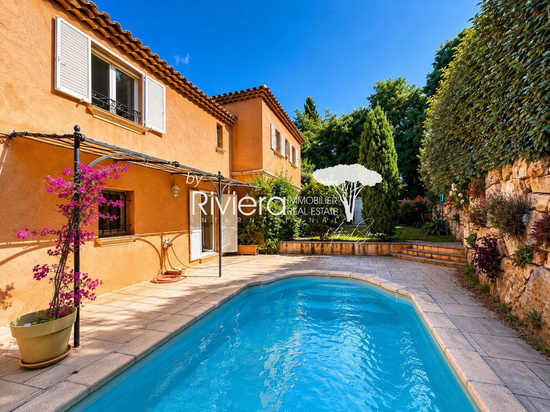 Villa in Nord, Cavalaire-sur-Mer, France 1 - 18072485