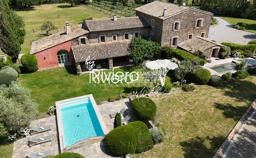 Estate in Le Lavandou, Provence-Alpes-Côte d'Azur, France 1