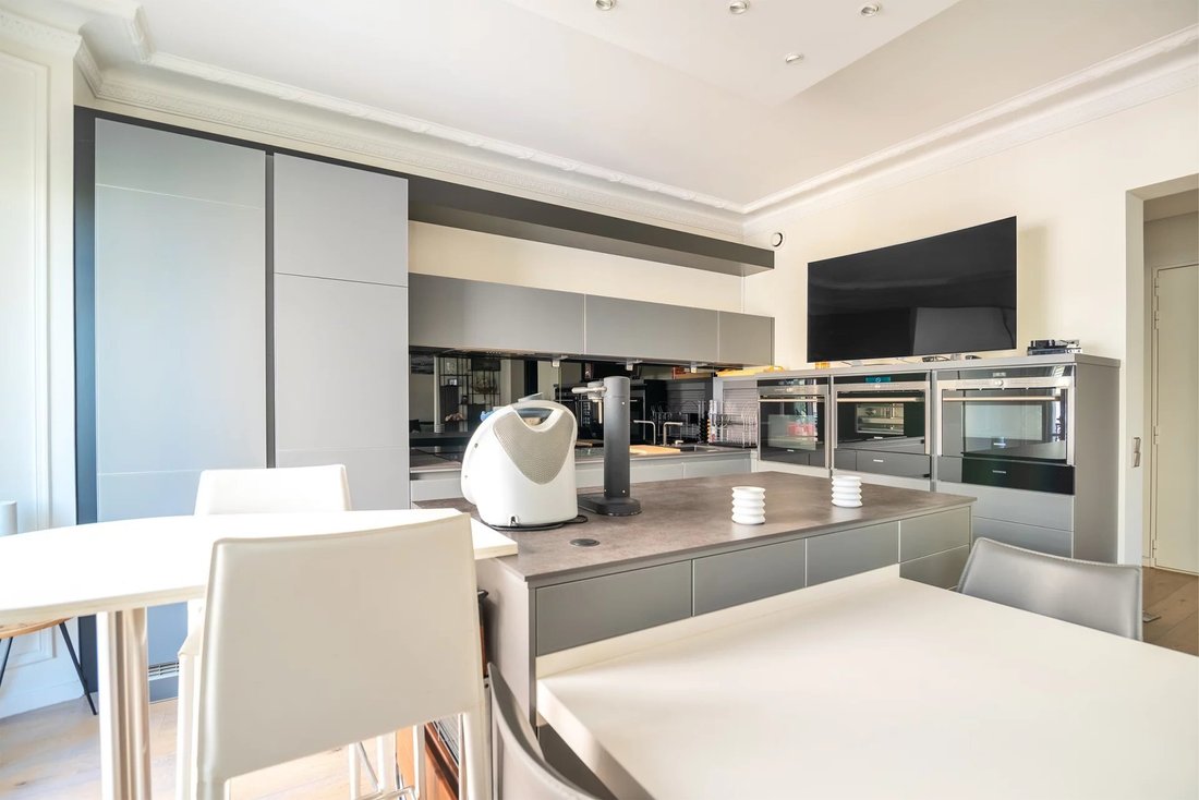 Apartment in Bois de Boulogne, Paris 16e Arrondissement, Paris 4 - 18237006