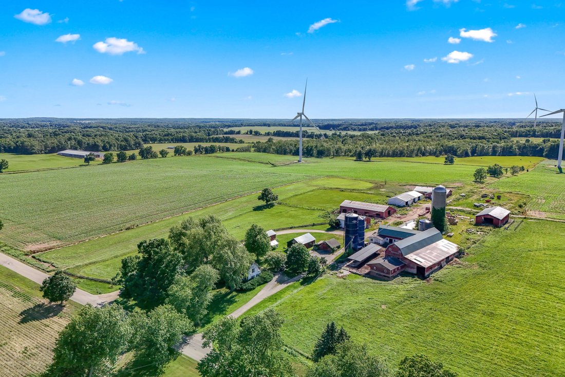 Farm Ranch in Jonesville, Michigan, United States 4 - 18240534