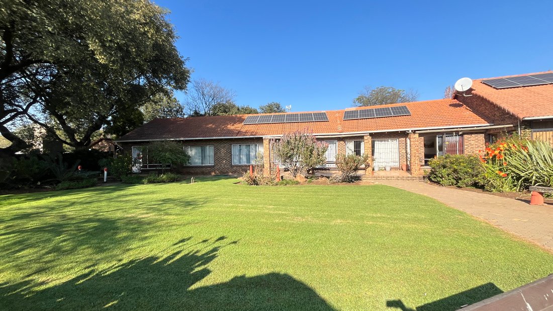Estate in Kempton Park, Gauteng, South Africa 4 - 18240150