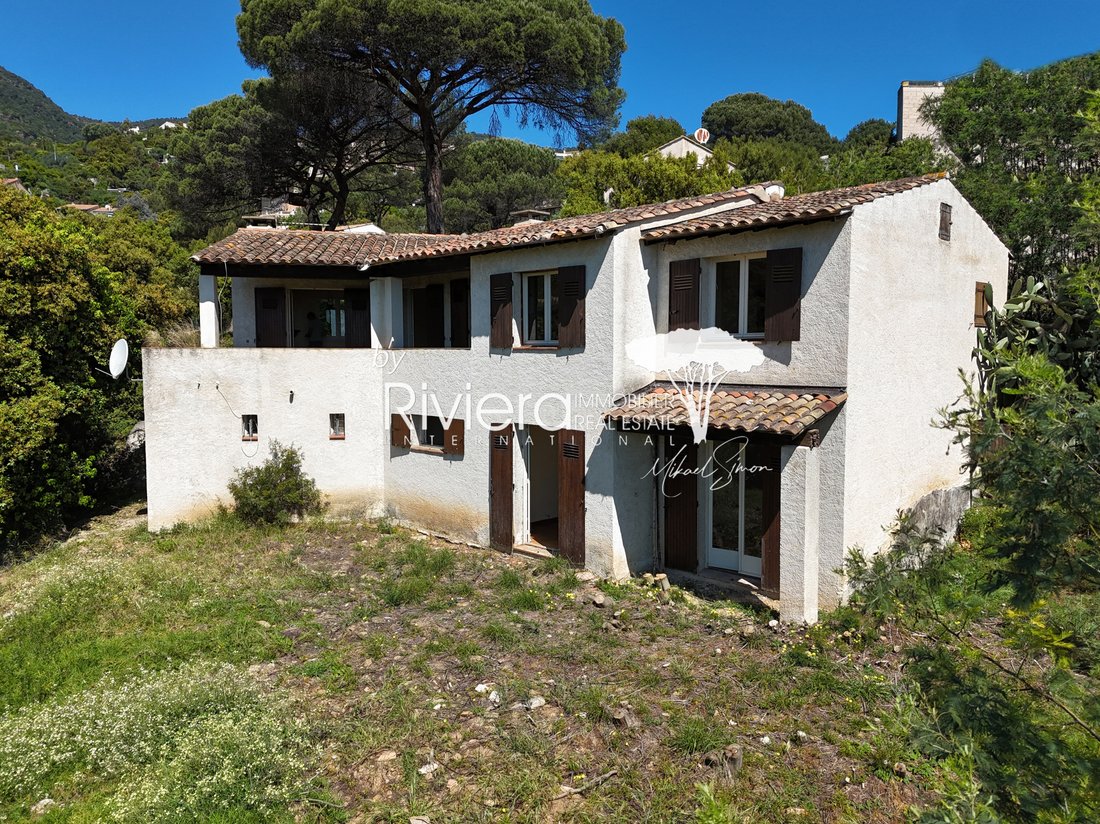 Villa in Nord, Cavalaire-sur-Mer, France 1 - 17759553