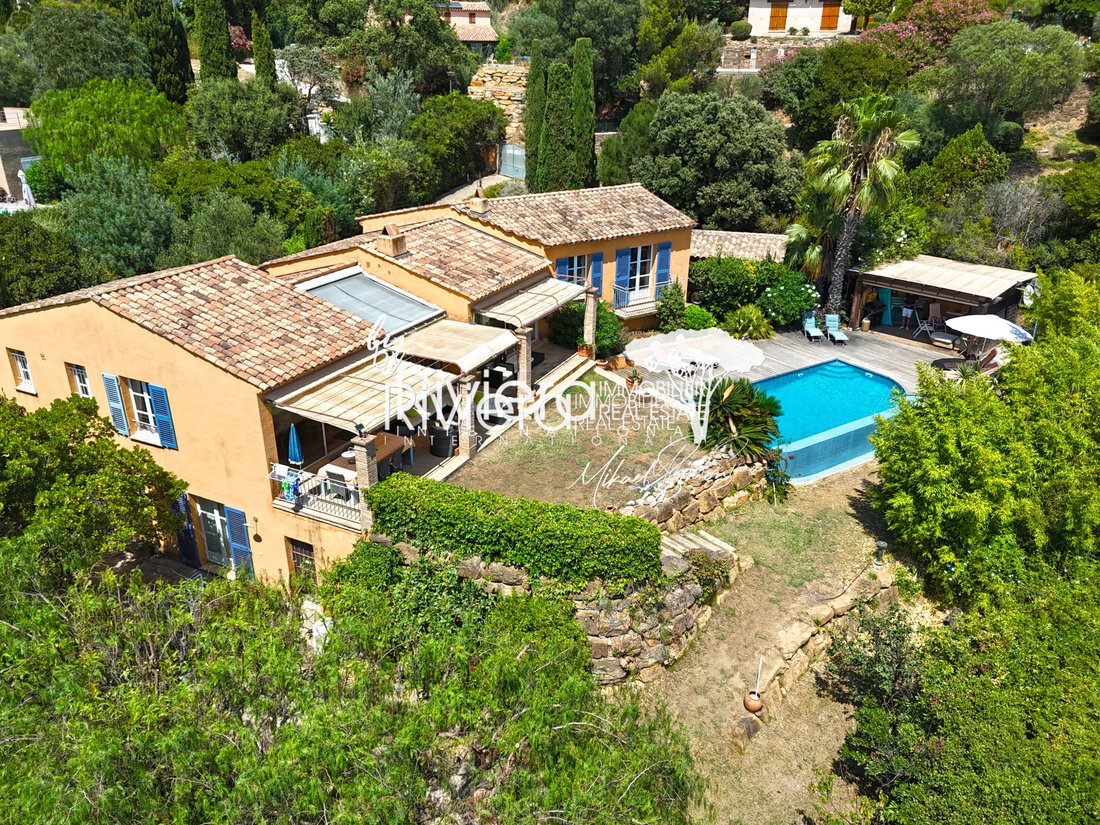 Villa in Nord, Cavalaire-sur-Mer, France 4 - 15390054