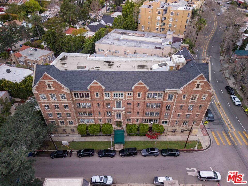 Los Angeles, California, United States 2 - 18245015