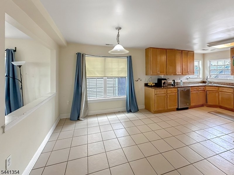 House in Elizabeth, New Jersey, United States 5 - 18238741