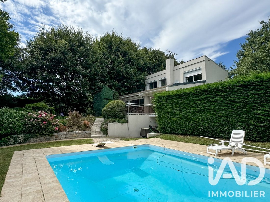 House in La Ville-du-Bois, Ile-de-France, France 2 - 18246527