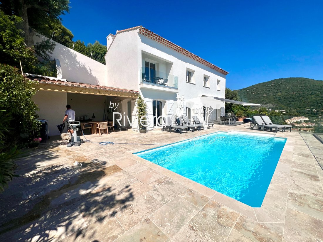 Villa in Nord, Cavalaire-sur-Mer, France 5 - 18026366