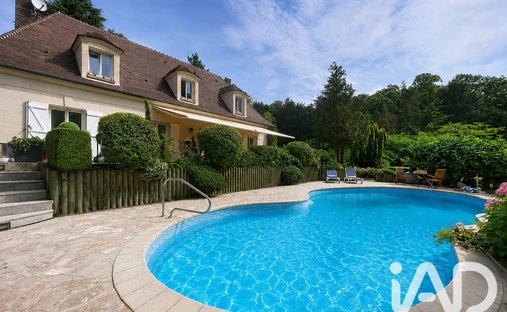 House in Haut, Maule, France 1