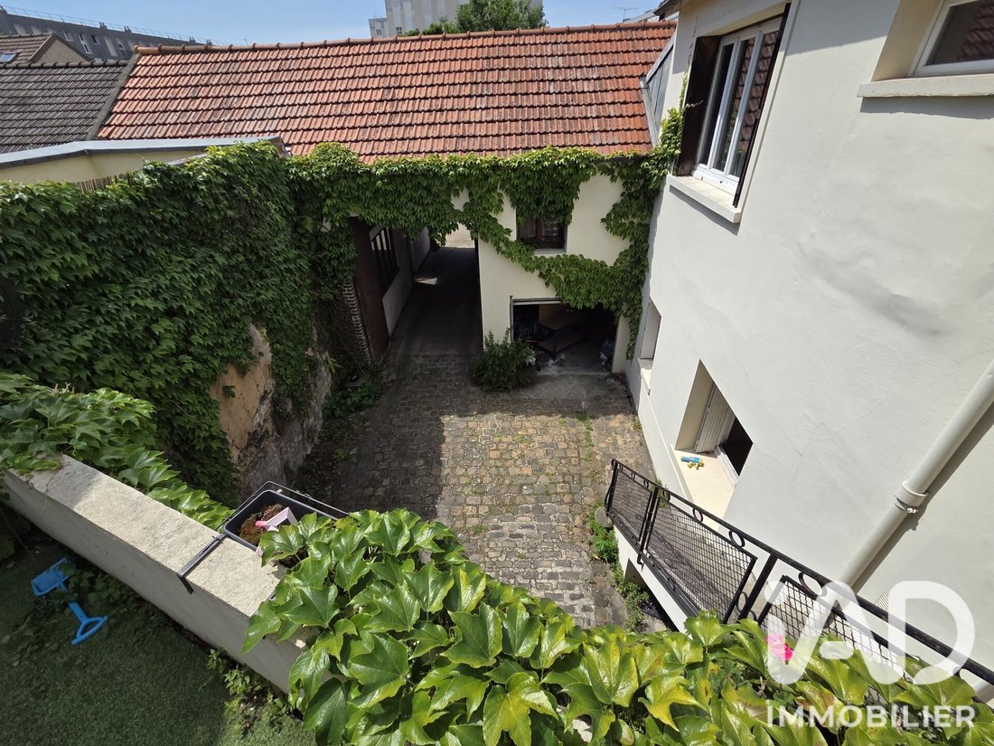 Gennevilliers, Ile-de-France, France 1 - 18247165