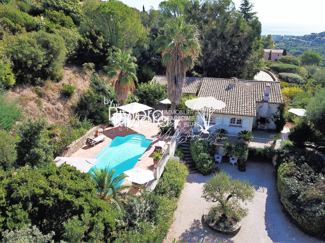 Villa in Nord, Cavalaire-sur-Mer, France 2 - 15983982