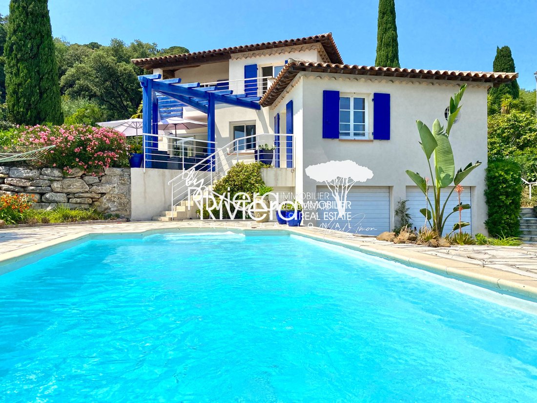 Villa in La Croix-Valmer, Provence-Alpes-Côte d'Azur, France 1 - 17552445