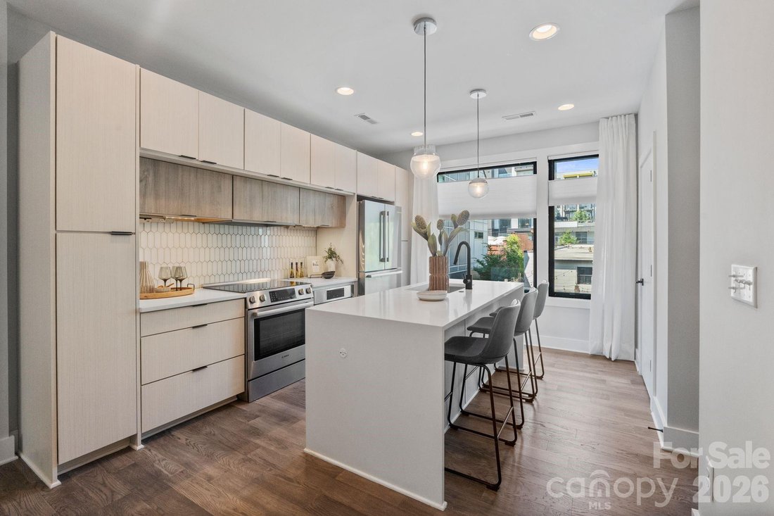 Townhouse in Charlotte, North Carolina, United States 5 - 18235660
