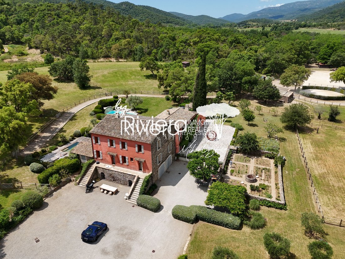 Estate in Le Lavandou, Provence-Alpes-Côte d'Azur, France 5 - 16582386