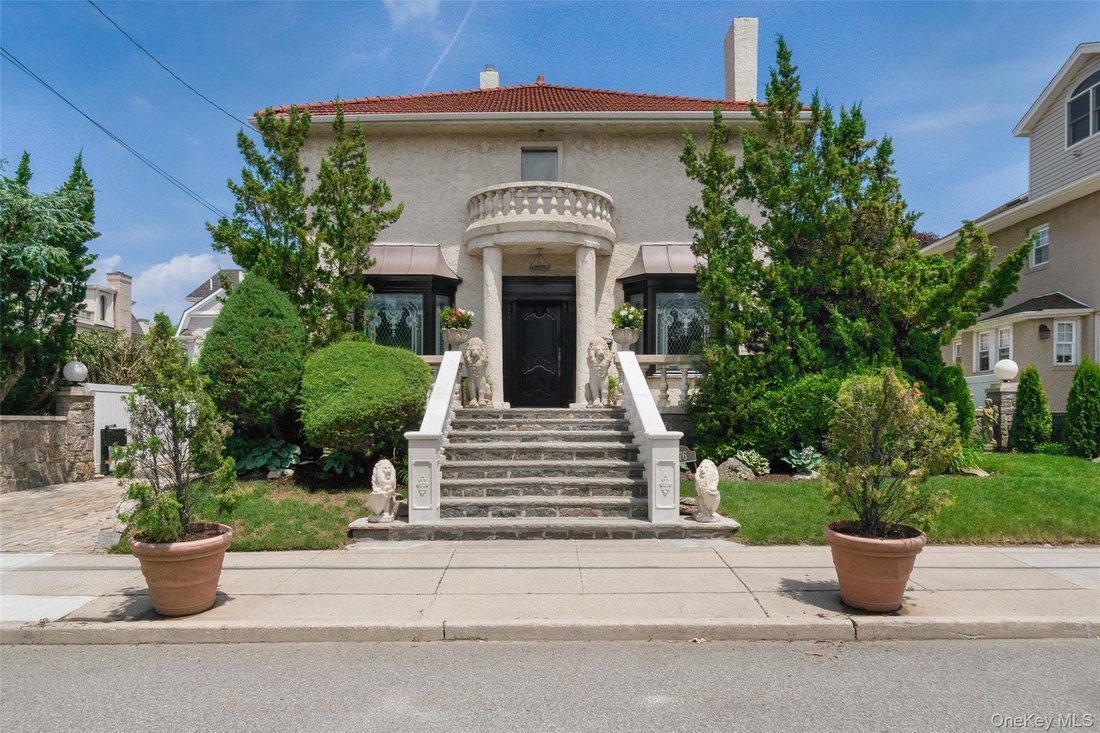 House in New York, New York, United States 2 - 18244633