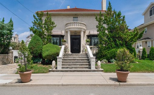 House in New York, New York, United States 1