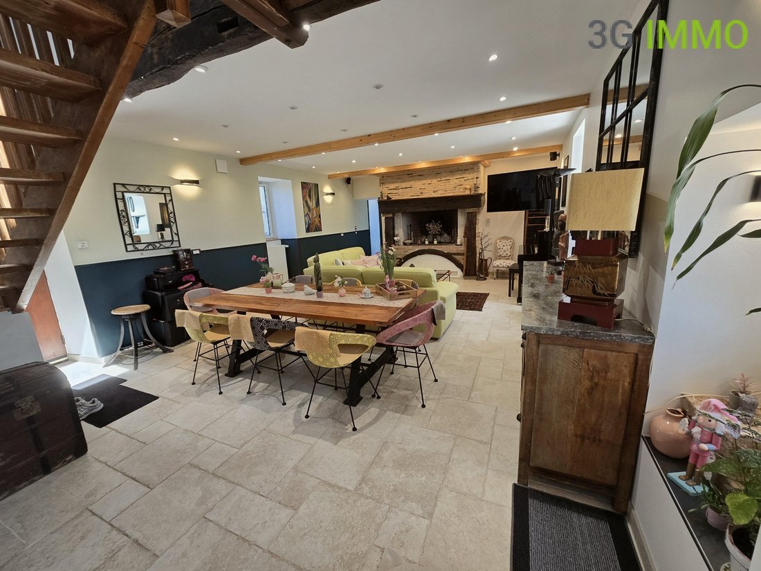 Estate in Castelnau-de-Montmiral, Occitania, France 4 - 18244160