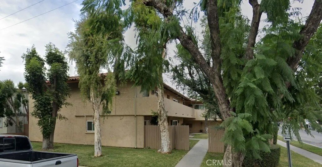 Fullerton, California, United States 3 - 18245178
