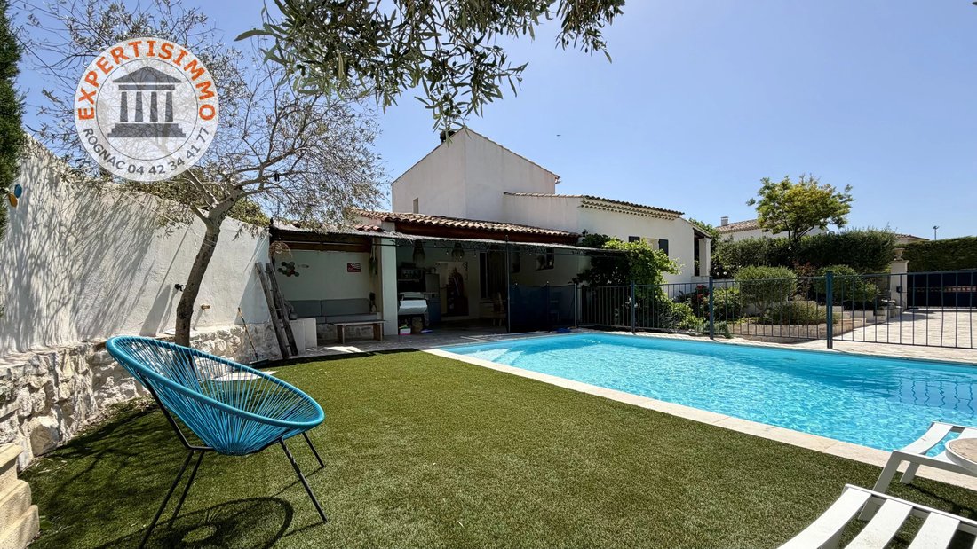 House in Noyau Villageois-Zone Urbaine, Velaux, France 2 - 18239273