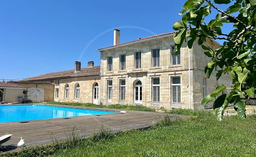 Schloss in Saint-Émilion, Neu-Aquitanien, Frankreich 1