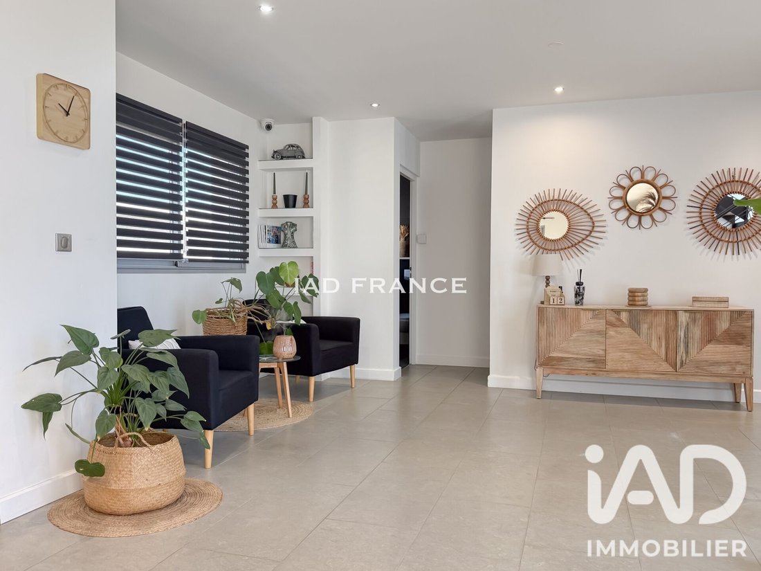 House in Estrade-Aeroport-Les Beugons, Marignane, France 2 - 18246419