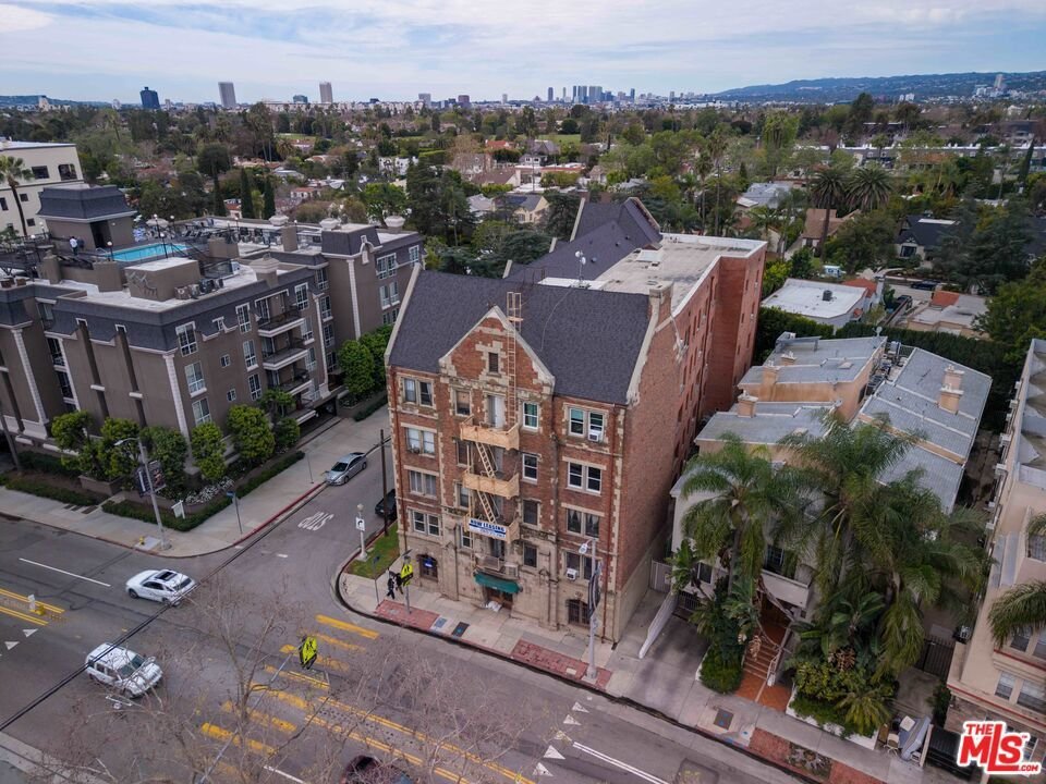 Los Angeles, California, United States 4 - 18245015