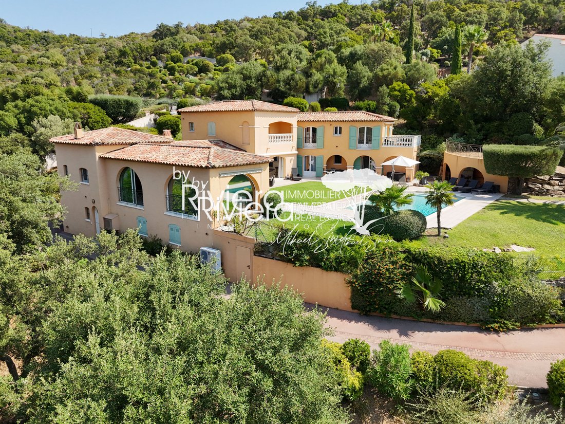 Estate in Nord, Cavalaire-sur-Mer, France 2 - 16108430