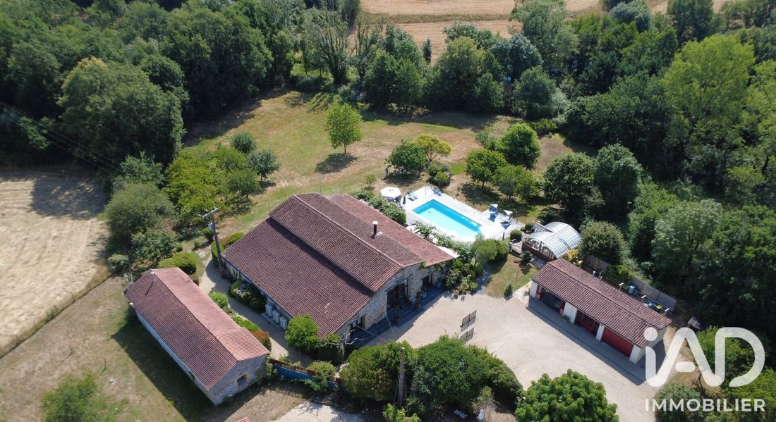 House in Vouvant, Pays de la Loire, France 1 - 18169249