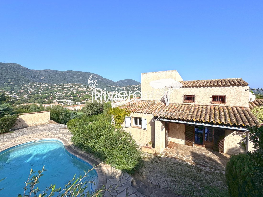Villa in Nord, Cavalaire-sur-Mer, France 3 - 15390081