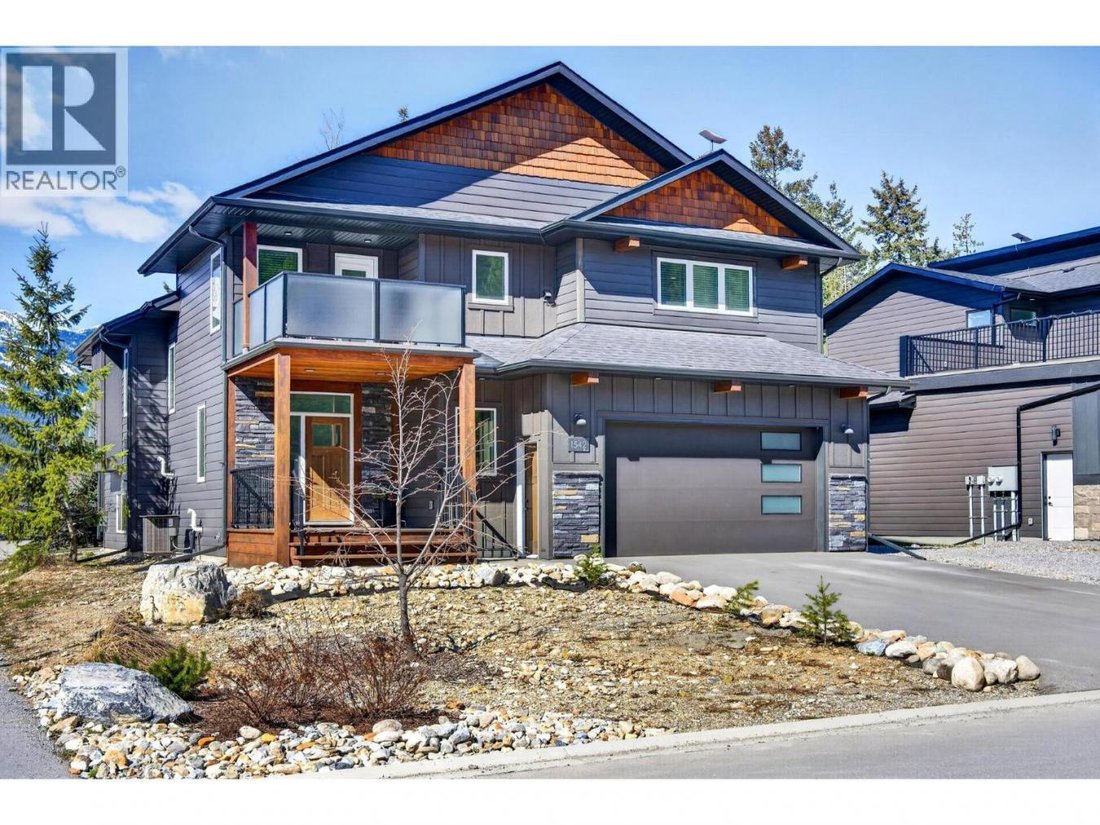 House in Golden, British Columbia, Canada 1 - 18237974