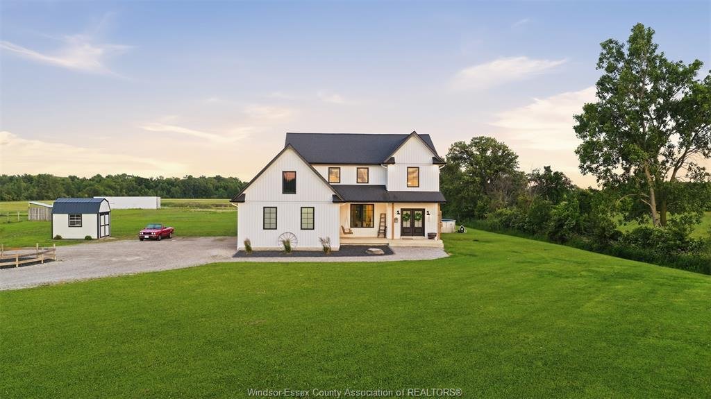 House in Essex, Ontario, Canada 2 - 18242549
