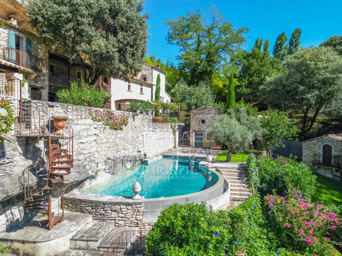 Finca en Ménerbes, Provenza-Alpes-Costa Azul, Francia 1 - 16103852