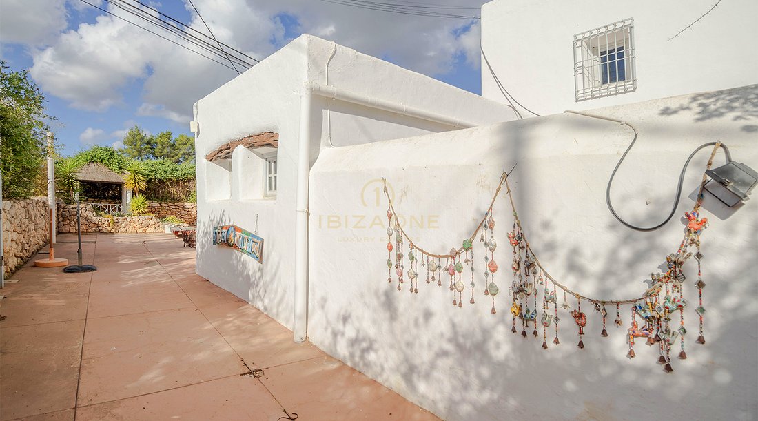 Finca in Santa Gertrudis de Fruitera, Santa Eularia des Riu, Balearic Islands 4 - 17530856