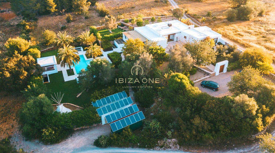Finca in Santa Gertrudis de Fruitera, Santa Eularia des Riu, Balearic Islands 2 - 17530616