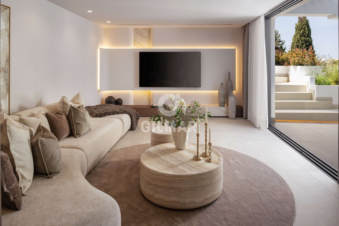 Penthouse in Marbella, Andalusia, Spain 3 - 18242499