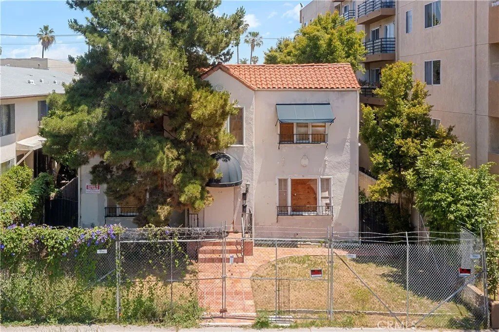 West Hollywood, California, United States 3 - 16570056