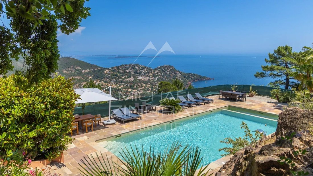 Villa in Théoule-sur-Mer, Provence-Alpes-Côte d'Azur, France 2 - 18239353