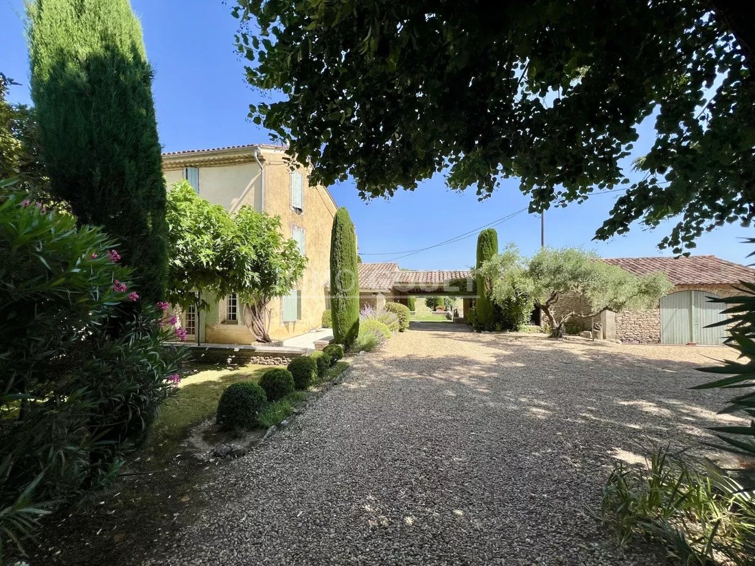 House in Cabrières-d'Avignon, Provence-Alpes-Côte d'Azur, France 3 - 18238951