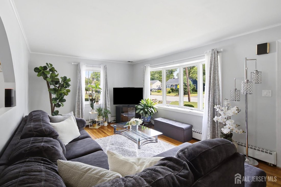 House in Woodbridge Township, New Jersey, United States 5 - 18246349