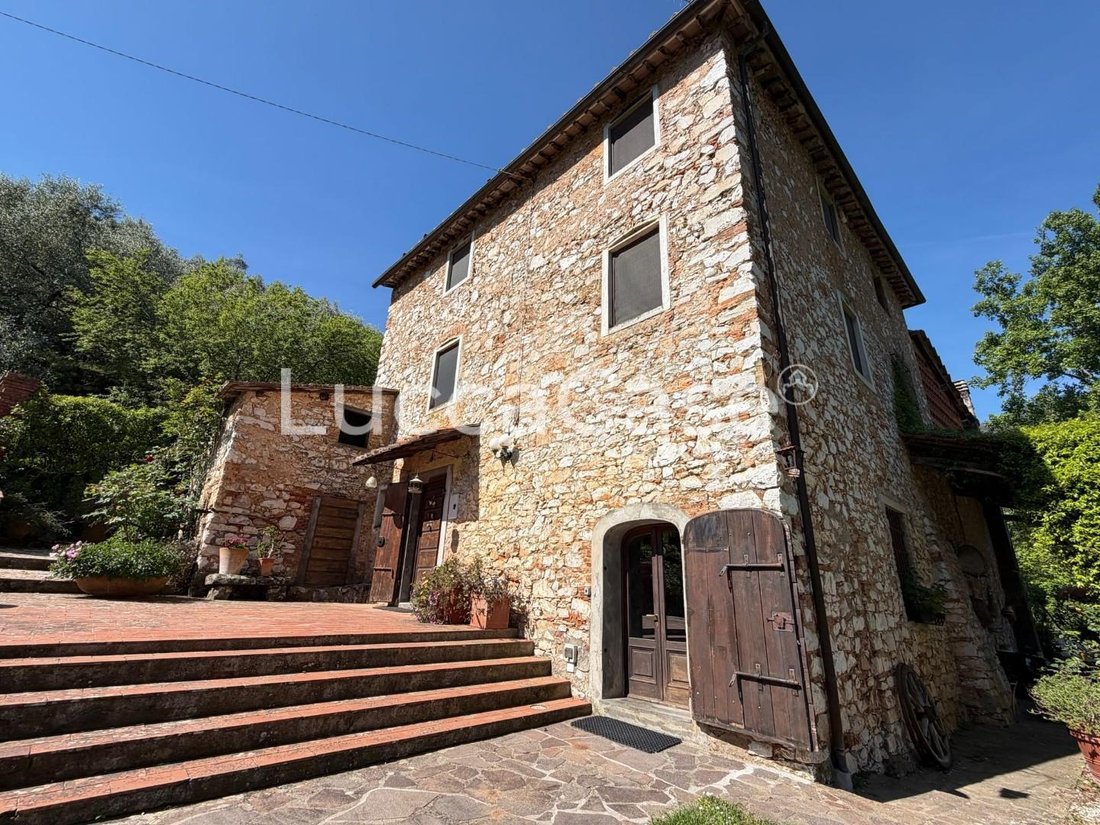 Villa in Historic Center, Lucca, Tuscany 4 - 17388171
