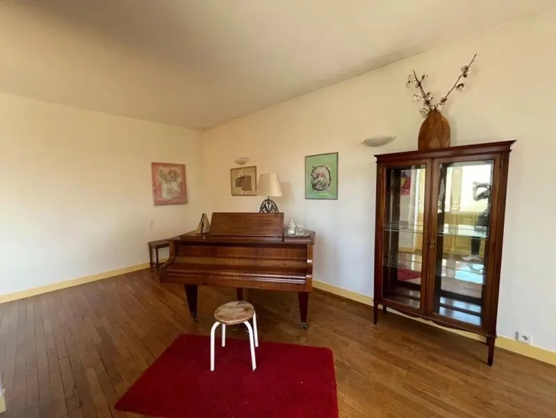 House in Plateau Ouest, Suresnes, France 4 - 18236333