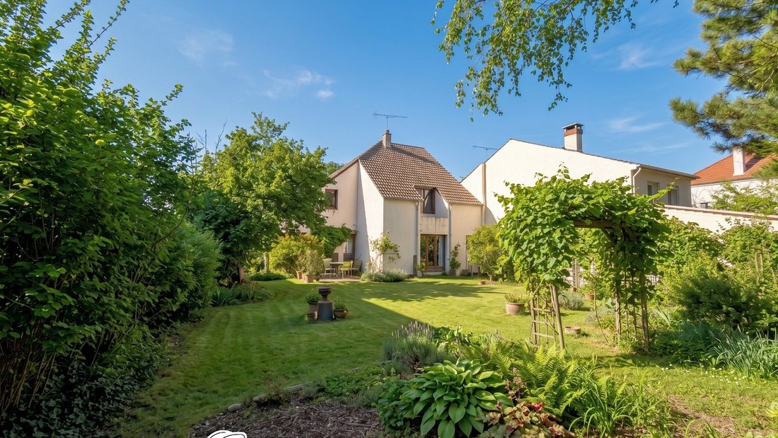 House in Centre Ville, Rueil-Malmaison, France 1 - 18033899