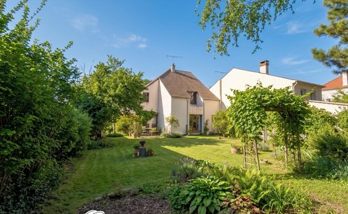 House in Centre Ville, Rueil-Malmaison, France 1