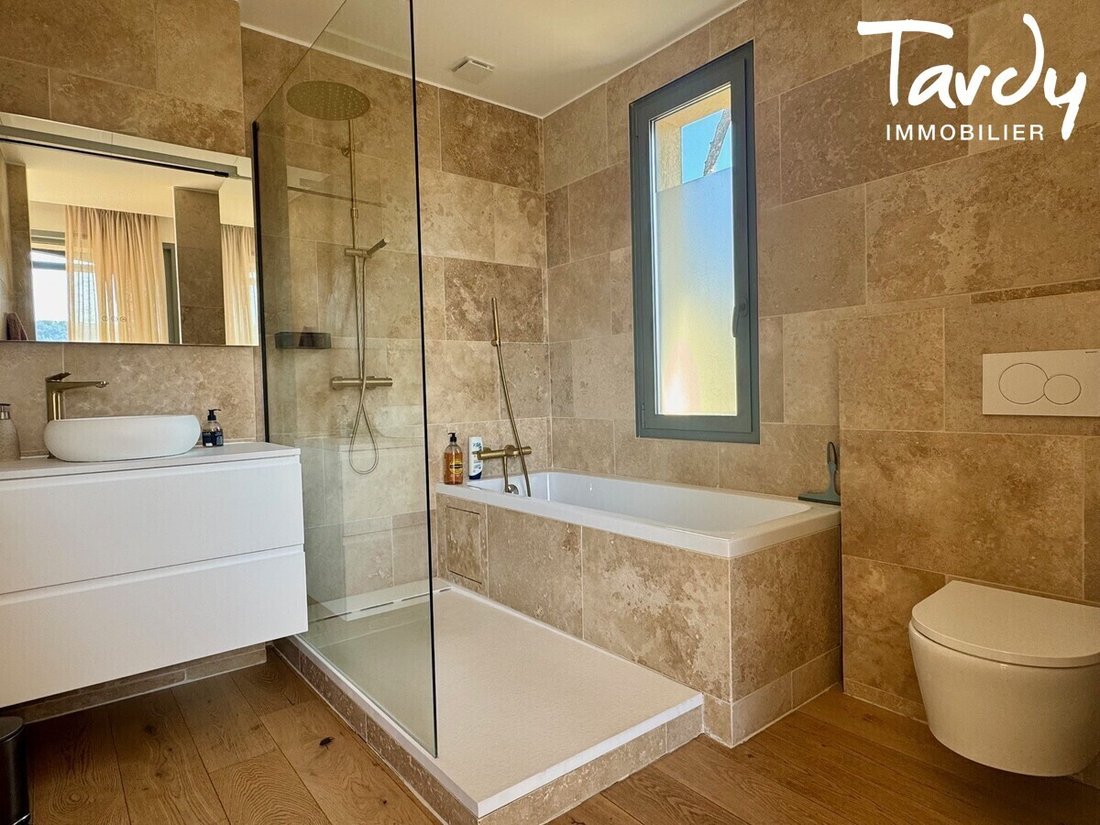 Villa in La Cadiere-d'Azur, Provence-Alpes-Côte d'Azur, France 5 - 18236399