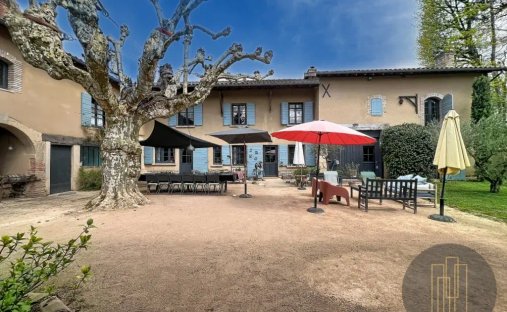 House in Sainte-Euphemie, Auvergne-Rhône-Alpes, France 1
