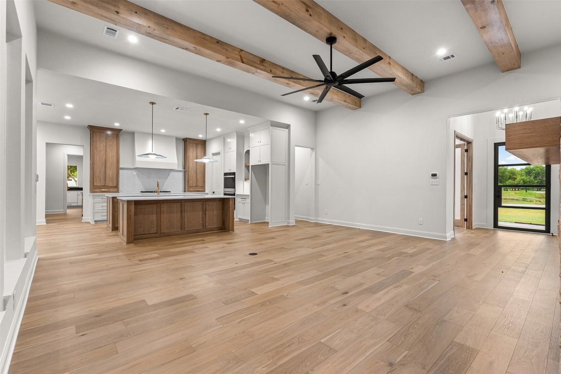 House in Granbury, Texas, United States 5 - 18085936