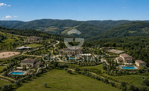 Estate in Cannara, Umbria, Italy 1